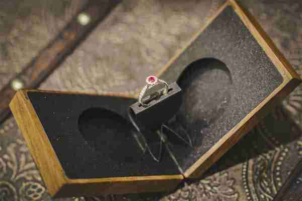 25 coisas para você saber sobre o anel de noivado